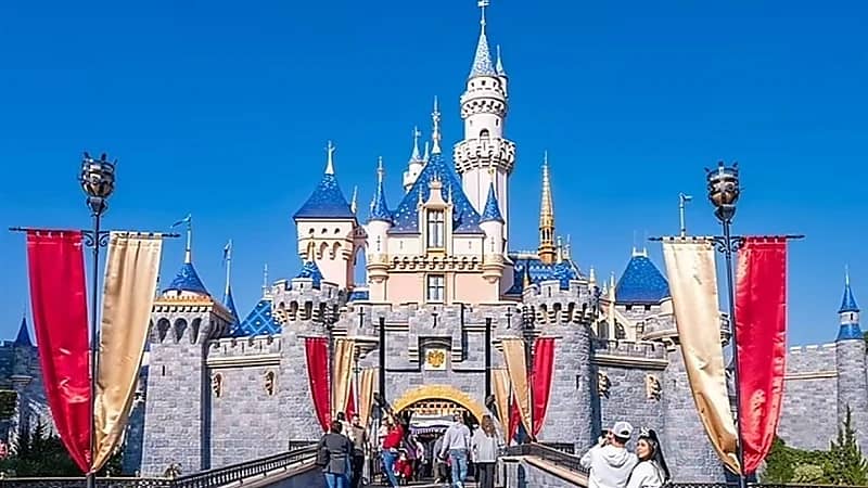 أم تقتل طفلها عقب رحلة إلى ديزني لاند