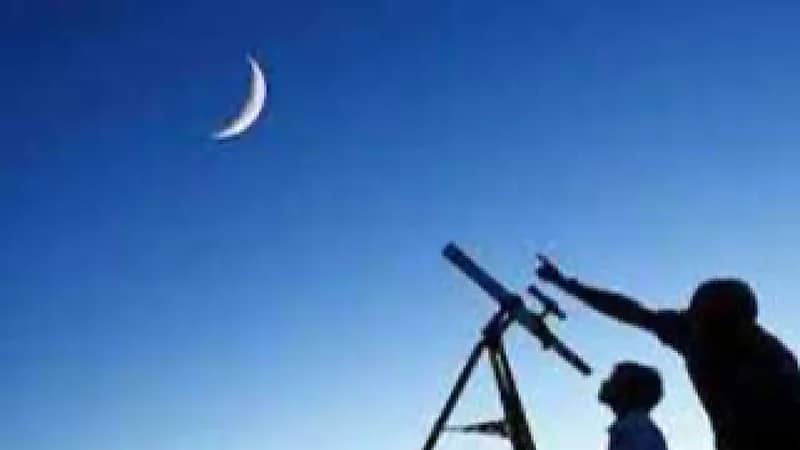 فلكي يوضح أسباب اختلاف الدول في الاحتفال بعيد الفطر .. فيديو