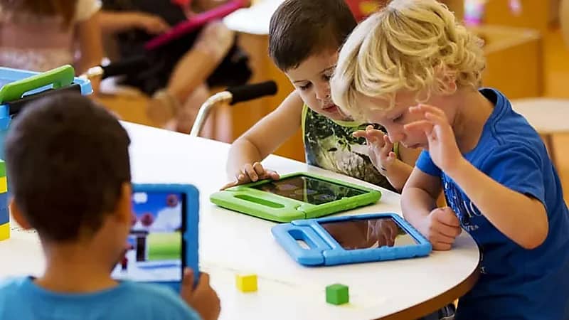 6 طرق مبتكرة باستخدام الذكاء الاصطناعي للتفاعل مع الأطفال