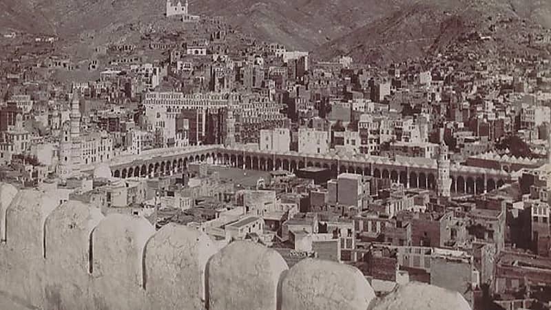 صورة قديمة للحرم المكي ومسجد بلال