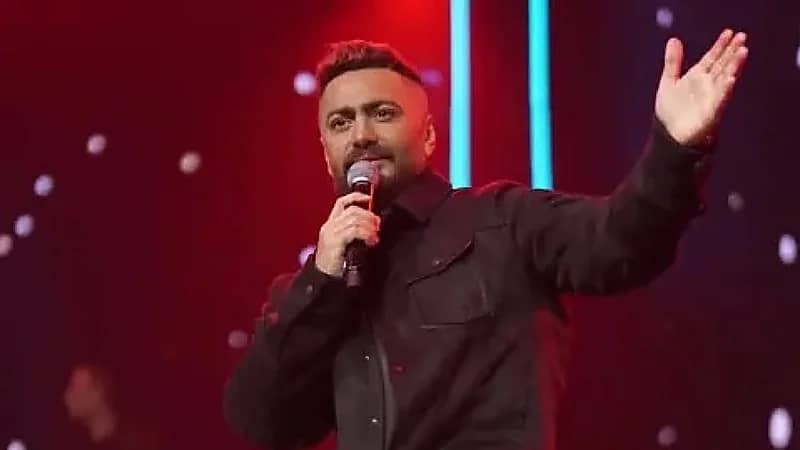 تامر حسني يحتفل بزواج ليلى زاهر وهشام جمال على طريقته الخاصة .. فيديو