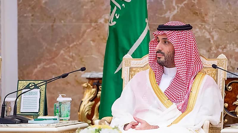 ولي العهد يستقبل المهنئين بعيد الأضحى في قصر منى