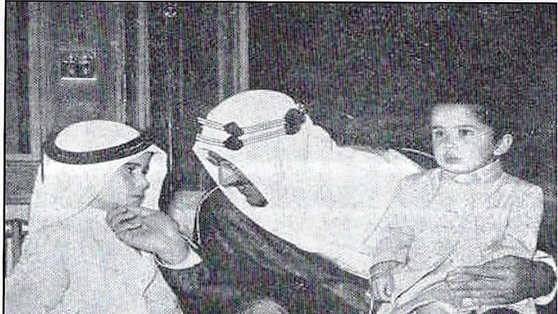 صورة تاريخية نادرة تجمع الملك سعود بالأميرة بسمة والأمير الحسن بن طلال