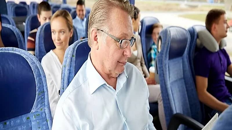 أفضل المقاعد لتجنب فقدان السمع بالطائرة والأماكن العامة