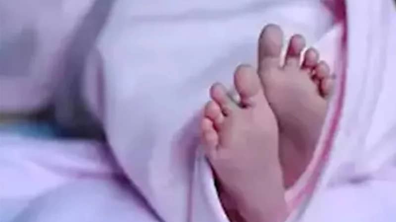 العثور على جثة رضيعة مقطعة داخل القمامة