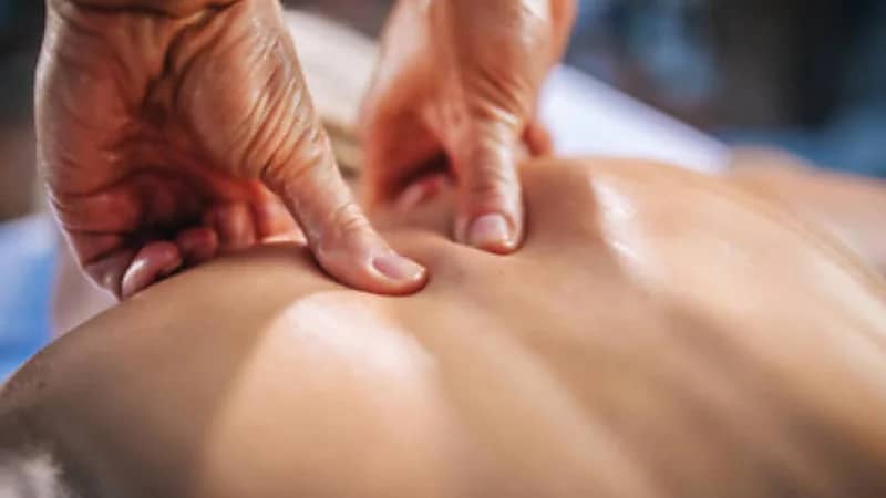 ضبط شبكة تسهل أعمالاً منافية للآداب داخل مركز مساج