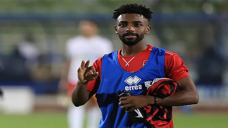 الشباب يقترب من ضم مدافع الرائد