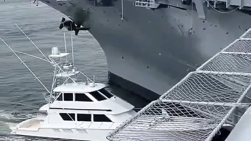 حادث تصادم بين سفينة صيد وحاملة طائرات أمريكية والقبض على قائدها مخموراً .. فيديو