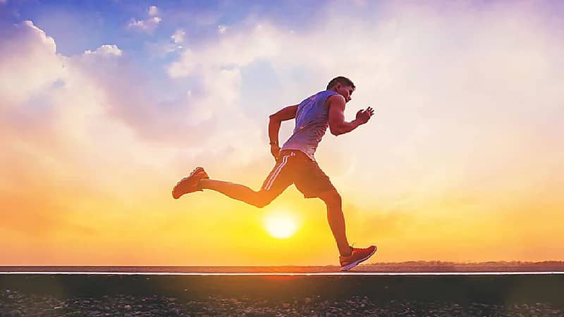 الأحمدي: ممارسي النشاط البدني بنهاية الأسبوع تقل عندهم خطر الإصابة بـ 200 مرض.. فيديو