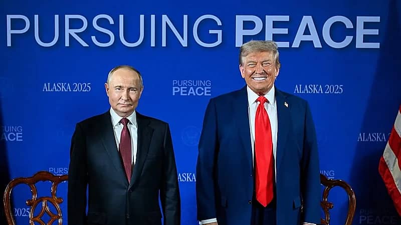 اللقطات الأولى للقاء ترامب وبوتين في ألاسكا .. صور