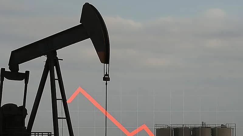 أسعار النفط تهبط بأكثر من 1% عند الإغلاق