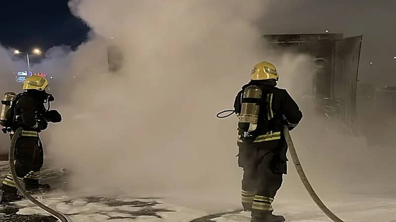 اندلاع حريق في محول كهربائي بالرياض.. فيديو