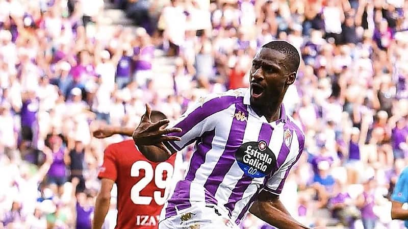 مامادو سيلا يودع بلد الوليد ويقترب من الدوري السعودي