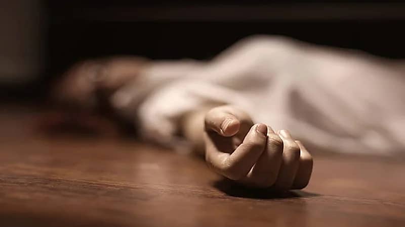 رجل ينهي حياة زوجته ويلقي جثمانها للكلاب الضالة