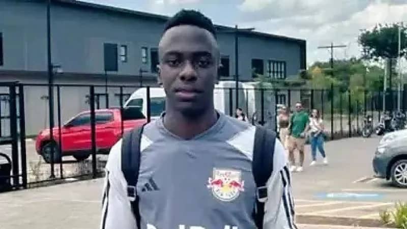 وفاة لاعب قبل الانتقال إلى نادٍ كبير