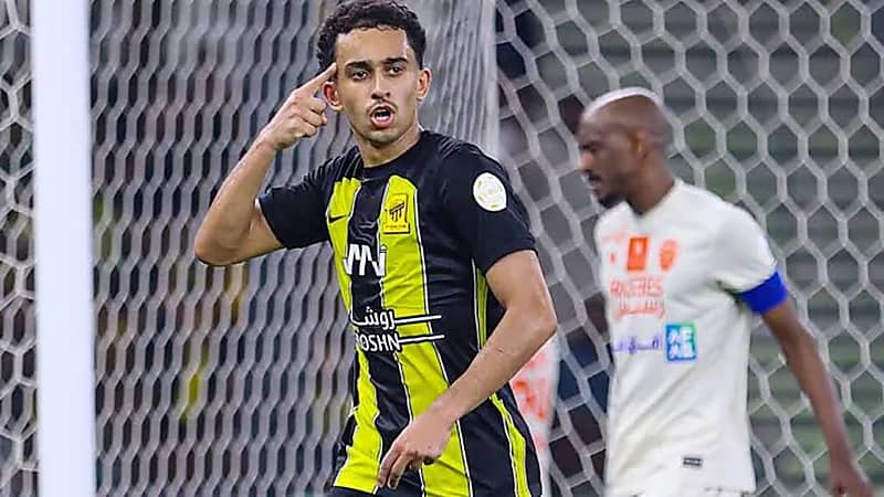 أحمد الغامدي يحسم مستقبله ويقرر البقاء مع الاتحاد