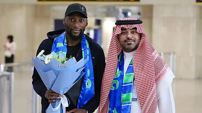 الفتح يعلن وصول إيكامبي