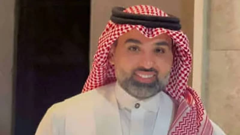 مشعل الخالدي: ابني يموت ولا يطلع بره السعودية  ..  فيديو