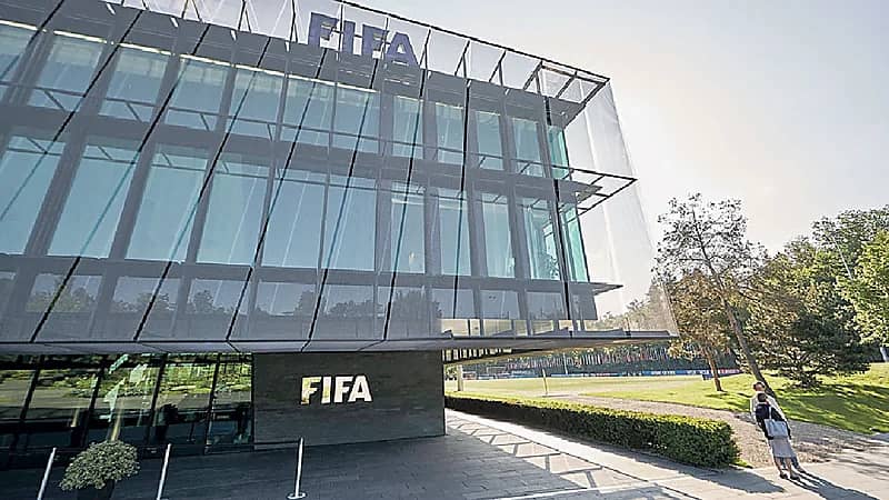 السلفادور تتعرض لعقوبات من الفيفا بسبب العنصرية