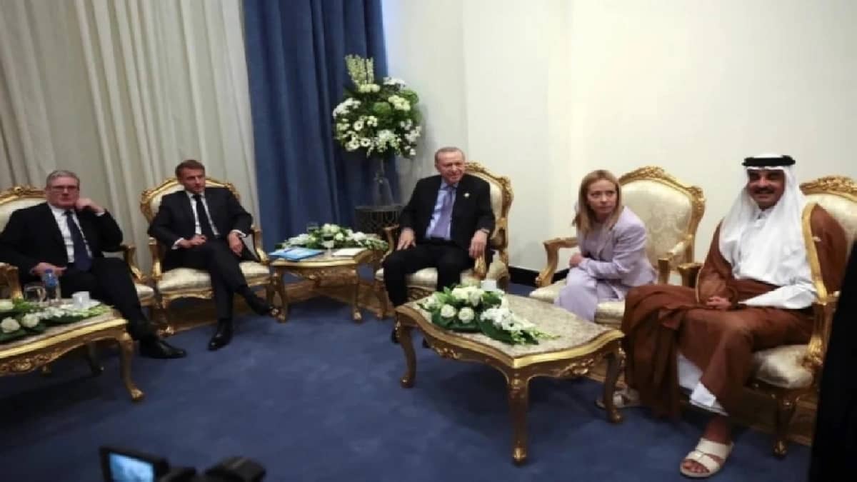 مشاهد لانتظار قادة العالم قبل وصول ترامب لقمة شرم الشيخ.. فيديو