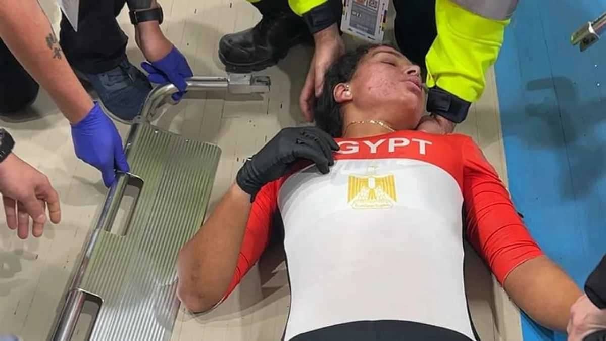 سقوط مروع للاعبة منتخب مصر للدراجات في بطولة العالم .. فيديو