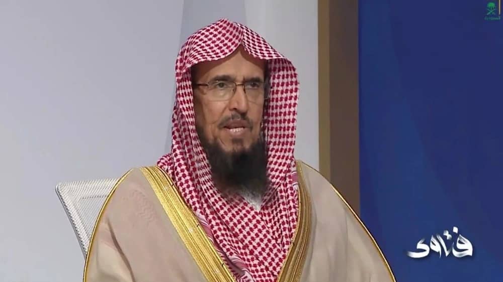 الشيخ يوسف بن سعيد يوضح حكم الدعاء بقول البعض الله يكفينا شر ما في الغيب؟.. فيديو