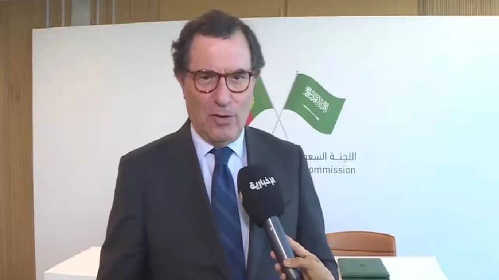 وزير الاقتصاد البرتغالي: رونالدو أصبح لاعبًا يعتبره السعوديون منهم.. فيديو