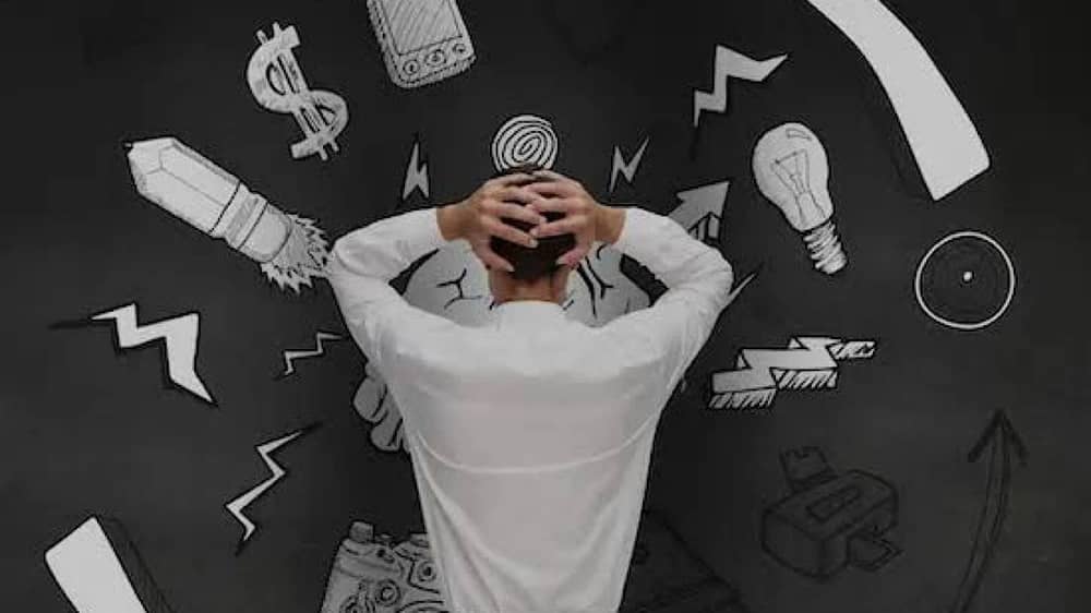 استشاري : إيقاع الحياة السريع وراء انتشار التوتر العصبي المزمن .. فيديو