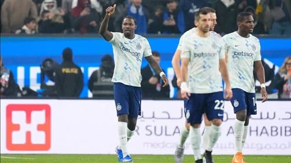 بولونيا يقصي إنتر ميلان ويبلغ نهائي السوبر الإيطالي أمام نابولي