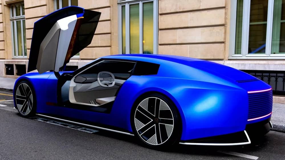 جاكوار يكشف عن سيارة فاخرة بمحرك قوي