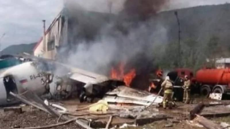 مصرع 4 أشخاص إثر تحطم طائرة سياحية