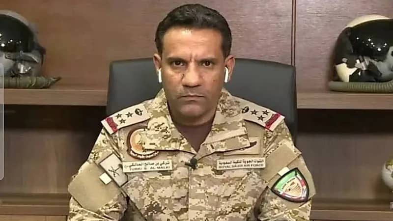 وزارة الدفاع: سقوط بعض شظايا الصاروخ البالستي على أحياء سكنية بالرياض دون أضرار