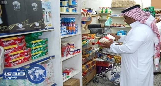 بلدية أملج تنفذ جولات رقابية على محلات مخالفة