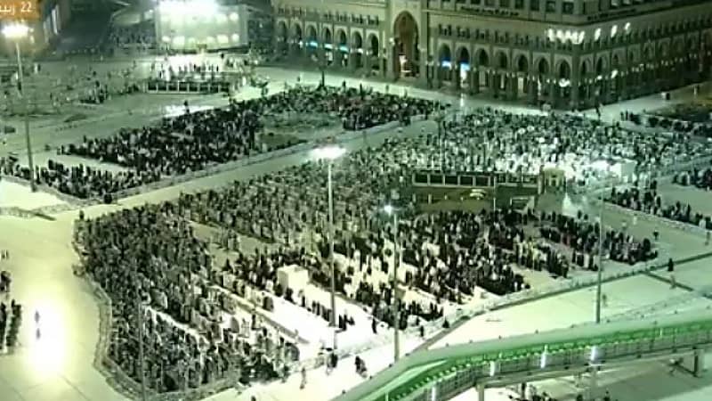 مشاهد إيمانية من صلاة فجر اليوم بالحرم المكي