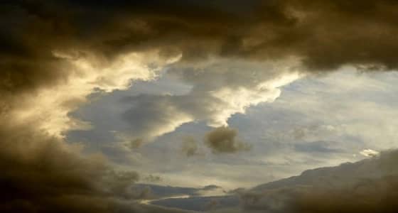 تحذير لأهالي 6 مناطق من التقلبات الجوية