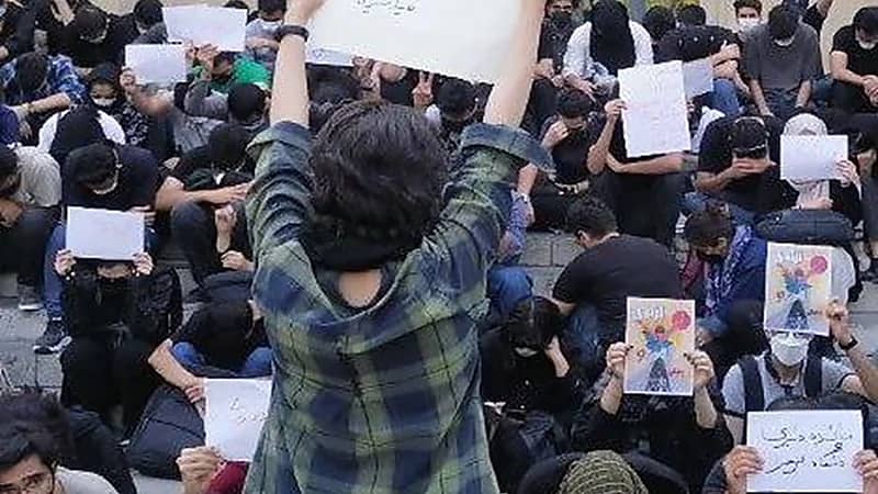 مقتل 48 طالبًا على يد مرتزقة "الملالي"