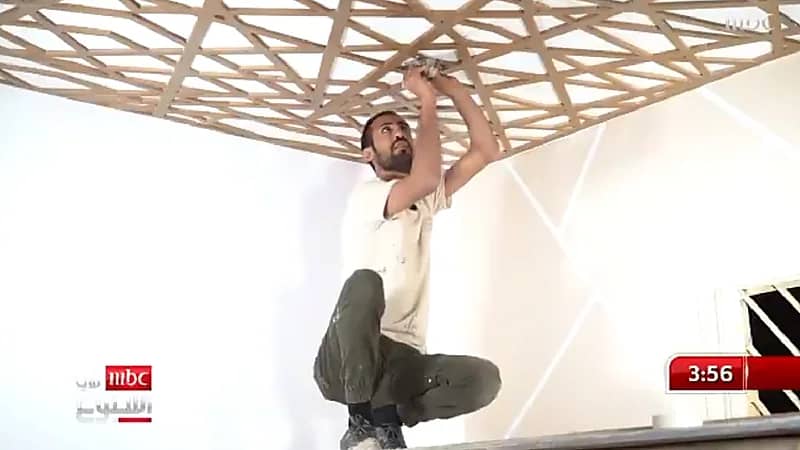 بالفيديو..شاب يدخل العمل الحر ويبدع في ديكورات المنازل