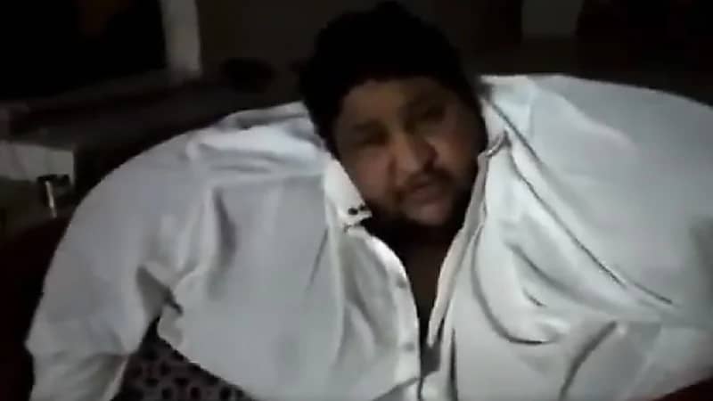 فيديو.. مناشدة مواطن يعاني سمنة مفرطة ووزنه 500 كيلو جرام