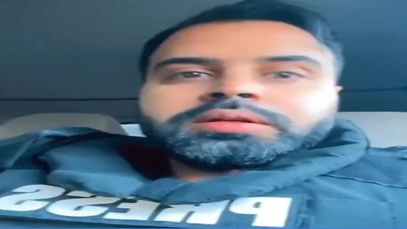 شاهد.. مراسل سعودي يوثق تجربة عبوره أكثر من 10 نقاط تفتيش مع سائق تاكسي 