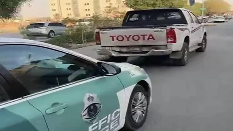 ضبط قائد مركبة لقطعه الإشارة وتعريض حياة الآخرين للخطر