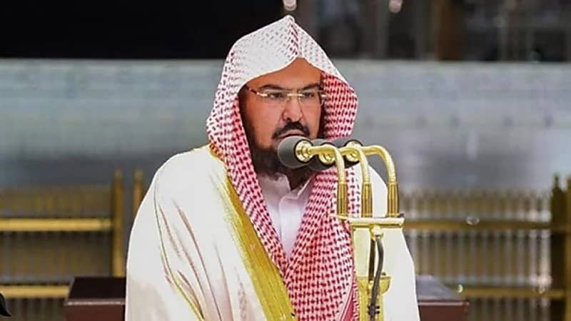 "السديس" يؤكد أن الحرمين الشريفين أماكن لعبادة الله وليست لرفع اللافتات