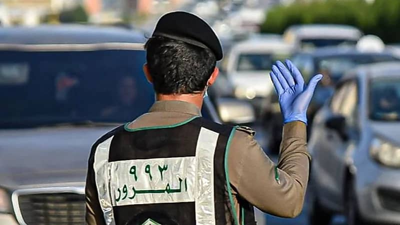 المرور يطلق خدمة إصدار لوحات أمامية قصيرة للمركبات الرياضية