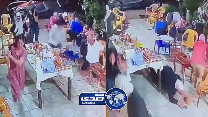 فيديو..ردة فعل عائلة فلسطينية عند رؤية مسلح ملثم