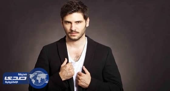 نجم تركي يقع ضحية لإعصار إرما