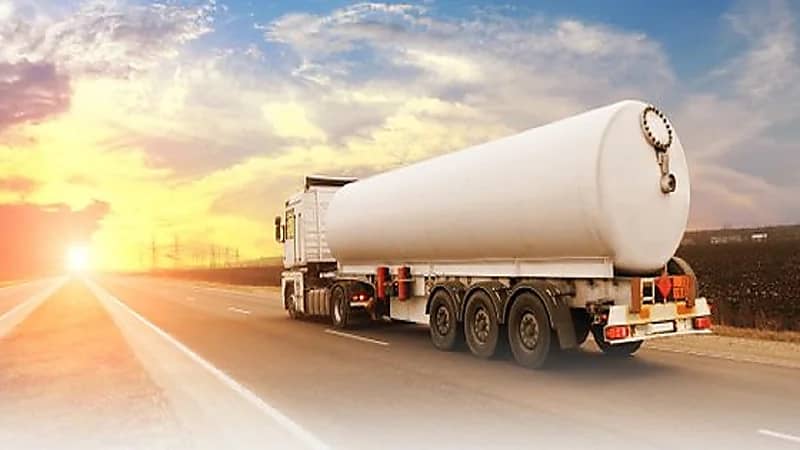 تحديد موعد بدء تطبيق وثيقة النقل الإلكترونية على ناقلي المواد البترولية والمواد الخطرة