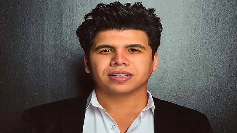 إيقاف مطرب المهرجانات عمر كمال عن الغناء