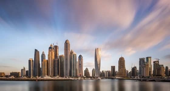 إغلاق الحسابات المصرفية للإيرانيين بالشارقة