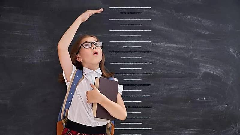 بالفيديو .. استشاري يوضح الأغذية التي تؤثر على نمو الأطفال