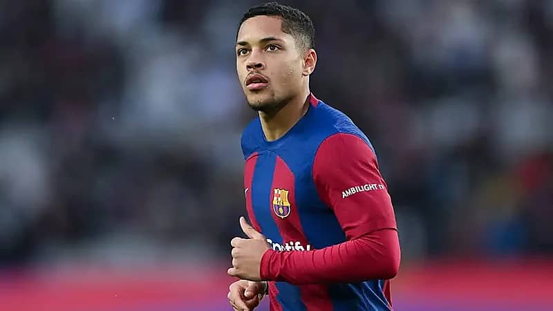 إشبيلية يسعى لضم لاعب برشلونة