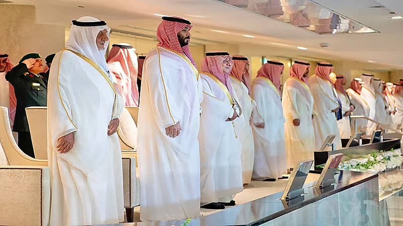 ولي العهد يصل ملعب الجوهرة لحضور نهائي أغلى الكؤوس (فيديو)